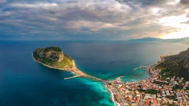 griekenland_peloponnesos_monemvasia_schiereiland_vesting_shutterstock_1315581098