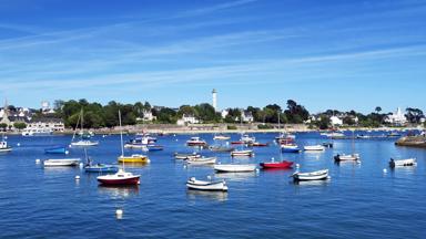 frankrijk_bretagne_benodet_haven_vissersboten_kust_shutterstock