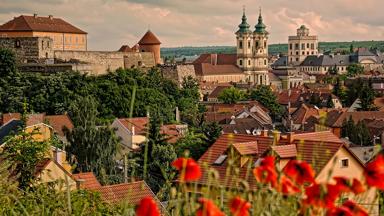 hongarije_eger_stadsbeeld_kathedraal_kerk_sethya-photo