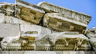 albanie_vlore_apollonia_stucco_historie_architectuur_detail_close-up_getty