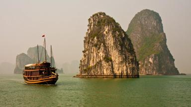 vietnam_halong bay_baai_overzicht_boot_b (2)