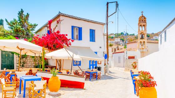 griekenland_peloponnesos_hydra_taverne_terras_kapel_shutterstock_179591819