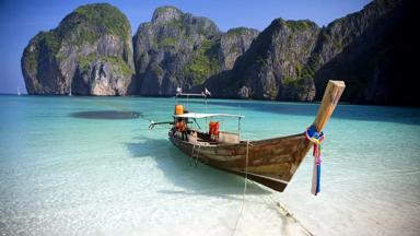 thailand_phi-phi_longtailboot_strand_zee_b.jpg