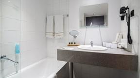 hotel_belgie_brugge_hotel-velotel_2020_standaardkamer-badkamer
