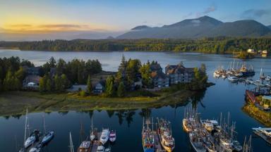 Water's Edge Shoreside Suites Tofino Ucluelet Canada