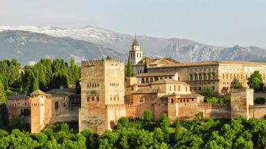 spanje_andalusie_granada_stad-kerk_pixabay