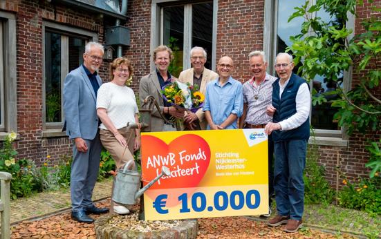 In Friesland wint Nijkleaster-Westerhûs 10.000 euro van het ANWB Fonds
