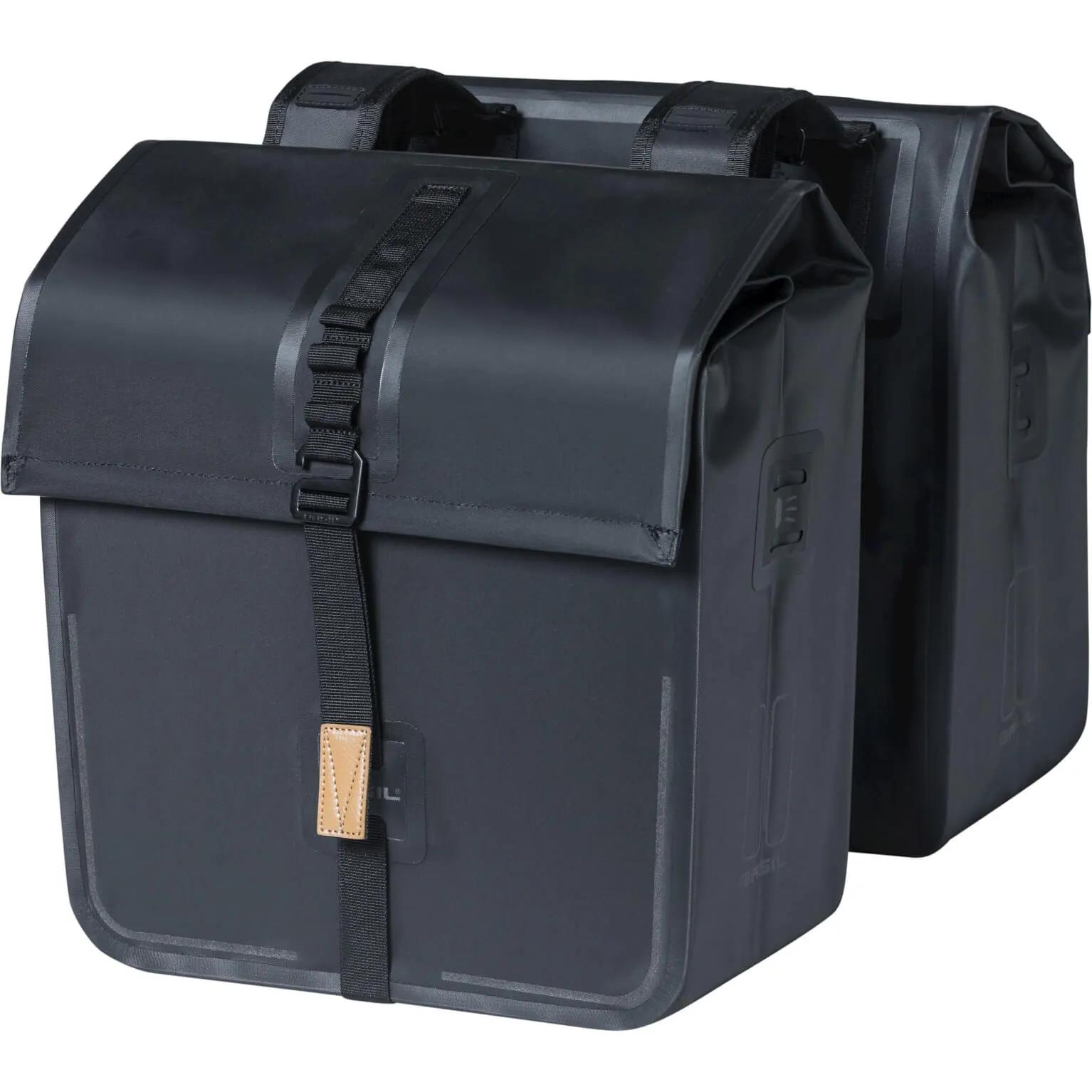 Basil  fietstas dubbel Urban dry black 50L  Zwart main product image