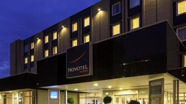 hotel_nederland_maastricht_novotel-maastricht_vooraanzicht_avond_entree