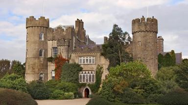 ierland_dublin_malahide-castle_kasteel_getty