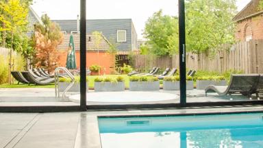 hotel_nederland_loppersum_enjoyhotel-spoorzicht-en-spa_spa-zwembad_ligweide