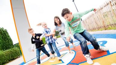 hotel_nederland_voorthuizen_recreatiepark-de-boshoek_speeltuin_dansmat_kinderen