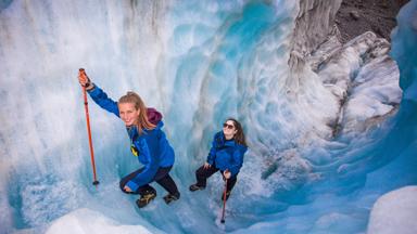 nieuw-zeeland_zuidereiland_westland np_franz josef gletsjer_reizigers_GettyImages-1155747102