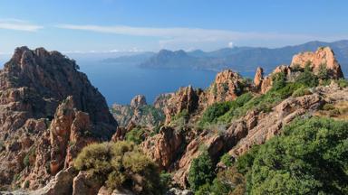 frankrijk_corsica_Calanches-de-Piana_rotsen-zee-uitzicht