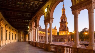 spanje_andalusie_sevilla_plaza de espana_GettyImages-145174308