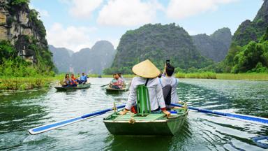 vietnam_tam coc_bootjes_gebergte_uitzicht_b (3)