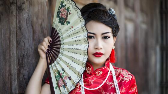 china_algemeen_mensen_cheongsam-traditionele-jurk_vrouw_b.jpg