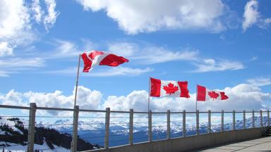 canada_british-columbia_whistler_blackcomb-mountains_vlag_f