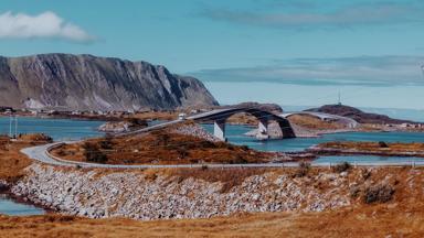 noorwegen_more-og-romsdal_molde_atlantic-road_atlantische-weg_slingerweg_brug_getty