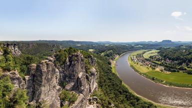 duitsland_saksen_bastei_rots_elbe_rivier_elbe-vallei_getty
