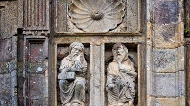 spanje_galicie_santiago-de-compostela_pelgrim_kathedraal_detail_standbeeld_getty
