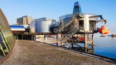 noorwegen_rogaland_stavanger_petroleum-museum_olie-museum_kade_haven_shutterstock_754485028