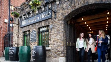 Ierland-Dublin-pub-The Brazen Head (2)