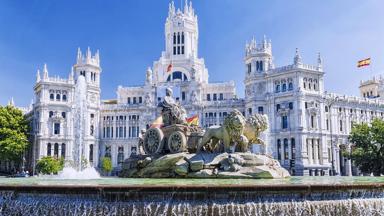 spanje_madrid_plaza-de-cibeles_cibeles-fontein_shutterstock