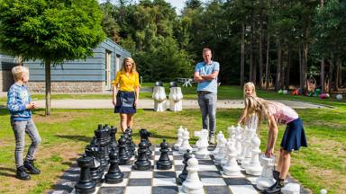 h_nederland_noord_brabant_heeze_kapellerput_exterieur_spel
