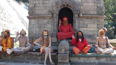 nepal_kathmandu_pashupatinath_sadhus_heilige-mannen_f