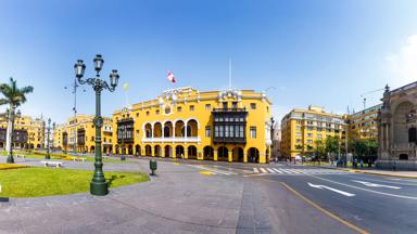 peru_lima_stadhuis_plaza-de-armasb.jpg