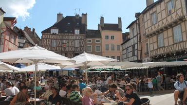 sfeer_frankrijk_bourgogne_chalon-sur-saone_markt_copyright_jerome_marche_bourgogne-franche-comte-tourisme