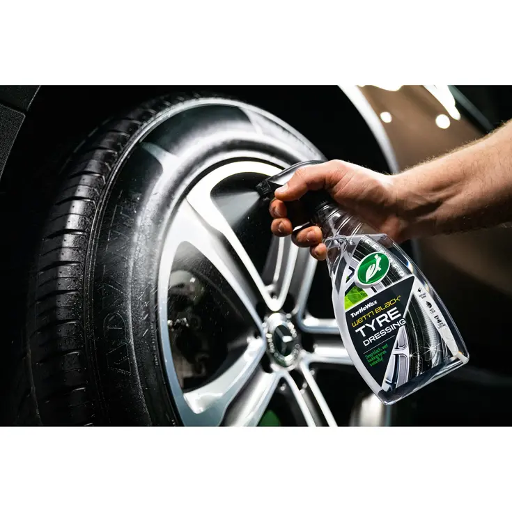 Wet 'N' Black bandencoating voor langdurige glans