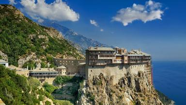 griekenland_mount-athos_klooster_uitzicht_GettyImages-554406937