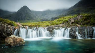 schotland_binnen-hebriden_isle-of-skye_glen-brittle_fairy-pools_waterval_shutterstock_324179705