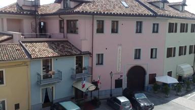 Italië_Hotel_Piemonte_Alice bel colle_Hotel Belvedere_hotel buiten_a (1)