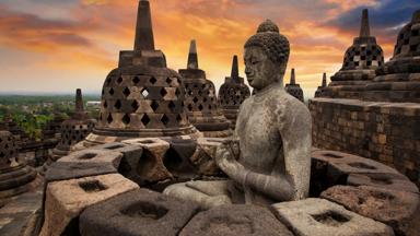 indonesie_java_magelang_borobudur_boeddha_GettyImages-545605500