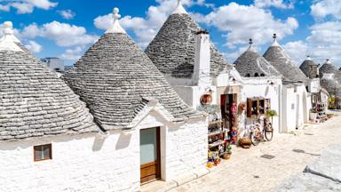 Puglia-Trullo-GettyImages