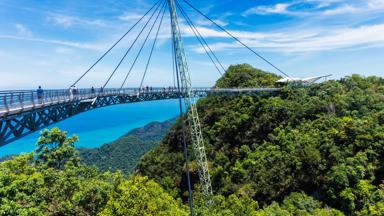 maleisie_langkawi-eiland_hangbrug_shutterstock