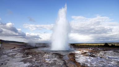 ijsland_geiser_strokkur_shutterstock