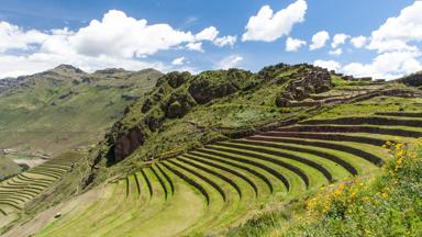 peru_pisac_heilige-inca-vallei_uitzicht-inca-terrassen (1)_shutterstock