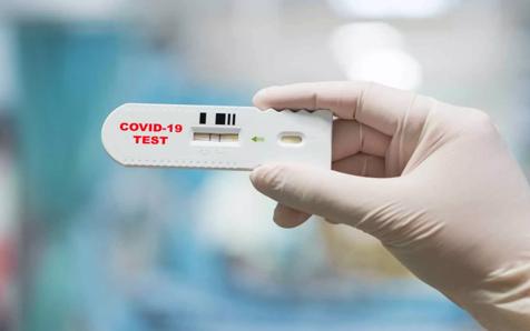 ANWB wil goedkopere PCR-test voor vakantiegangers