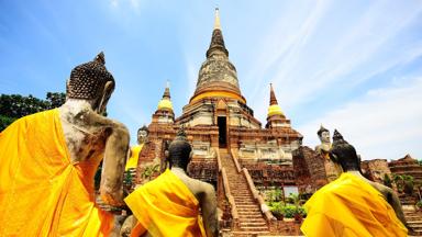 thailand_ayutthaya_boeddhabeelden_tempel_trap_shutterstock