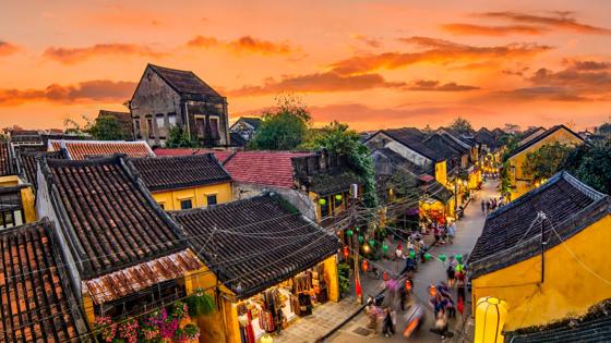 Vietnam, Hoi An, ancient town,  zonsondergang - GettyImages-1178911311