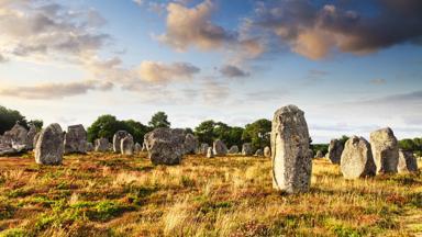 frankrijk_bretagne_carnac_menhirs_neolitische-stenen_shutterstock