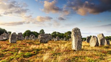 frankrijk_bretagne_carnac_menhirs_neolitische-stenen_shutterstock