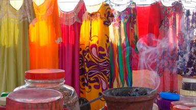 oman_ibra_vrouwenmarkt kleding_b