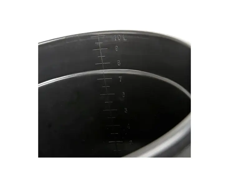 Stevige kunststof emmer 10L met handgreep.