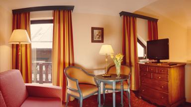 hotel_oostenrijk_kirchbichl_gasthof-schroll_kamer-zitje