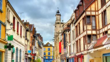 frankrijk_champagne-ardennen_troyes_huizen-straat_shutterstock